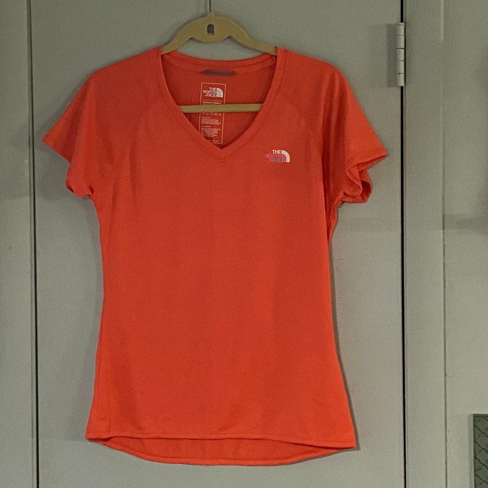 The North Face V-Neck Orange Tee Sz M